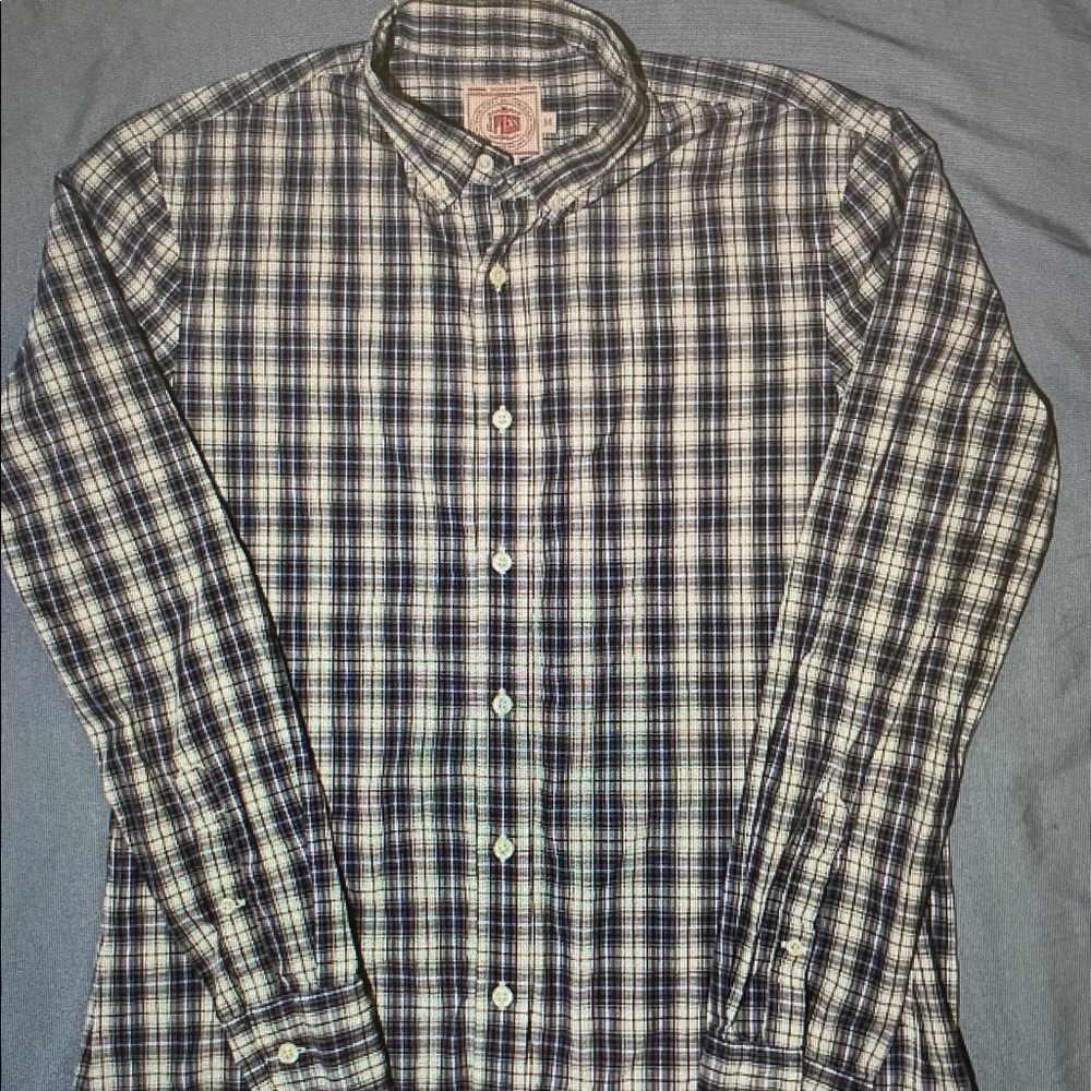 Men's Casual Plaid Button-Down Shirt in Navy & White